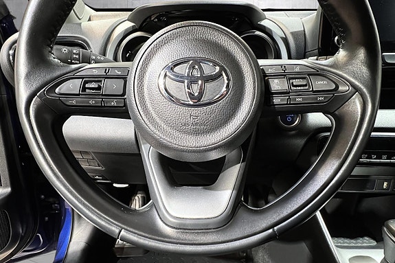 Toyota Yaris 11 of 28