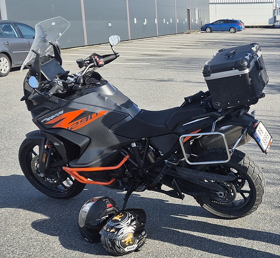 KTM 1290 Super Adventure S 4 of 7