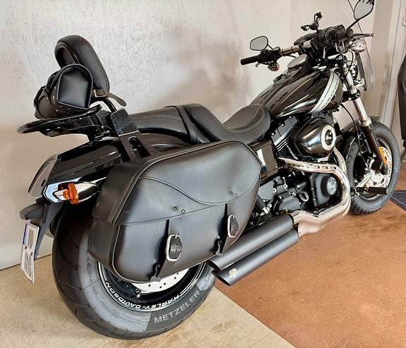 Harley-Davidson FXDF Dyna Fat Bob 12 of 29