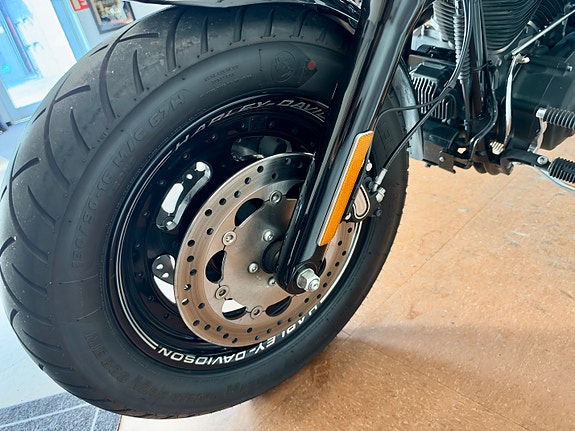 Harley-Davidson FXDF Dyna Fat Bob 25 of 29