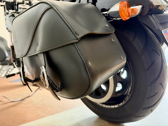Harley-Davidson FXDF Dyna Fat Bob 15 of 29