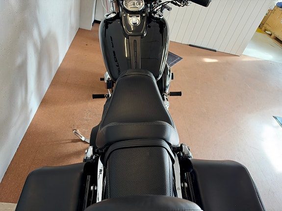 Harley-Davidson FXDF Dyna Fat Bob 14 of 29