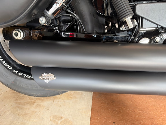 Harley-Davidson FXDF Dyna Fat Bob 10 of 29