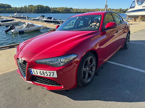 Alfa Romeo Giulia 4 of 10