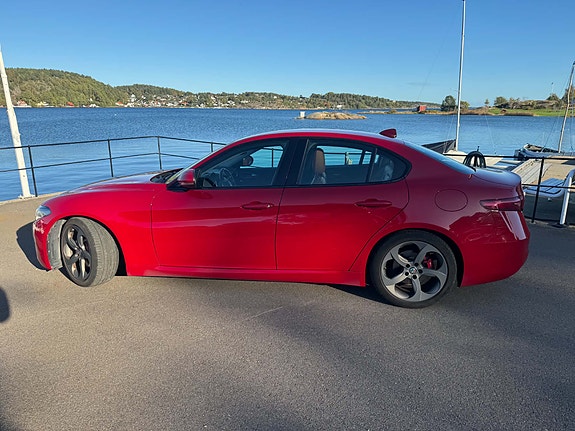 Alfa Romeo Giulia 9 of 10