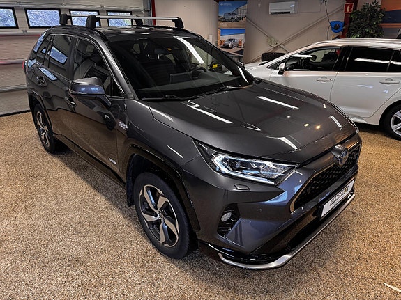 Toyota RAV4 8 of 30