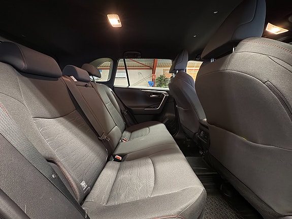 Toyota RAV4 26 of 30