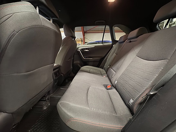 Toyota RAV4 23 of 30