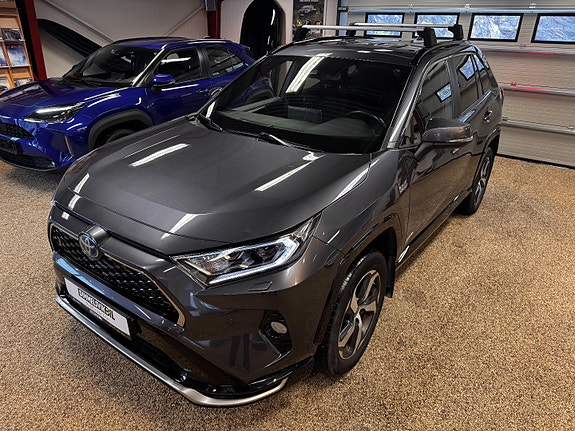 Toyota RAV4 2 of 30