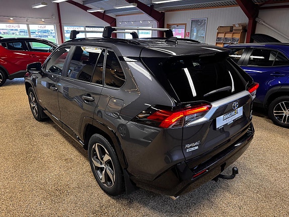 Toyota RAV4 3 of 30