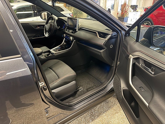 Toyota RAV4 28 of 30