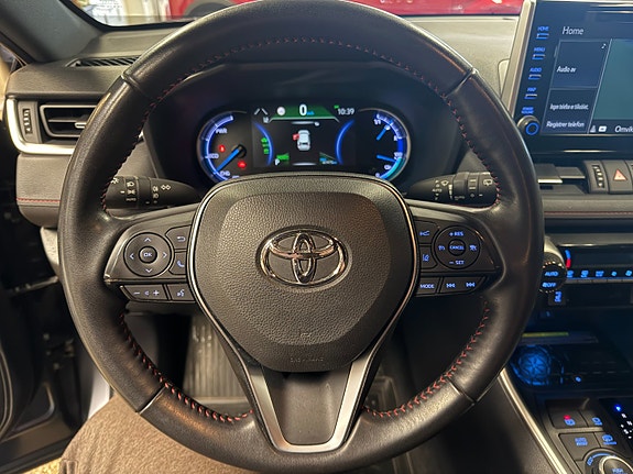 Toyota RAV4 13 of 30