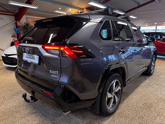 Toyota RAV4 7 of 30