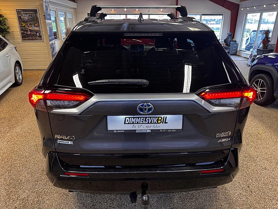 Toyota RAV4 5 of 30