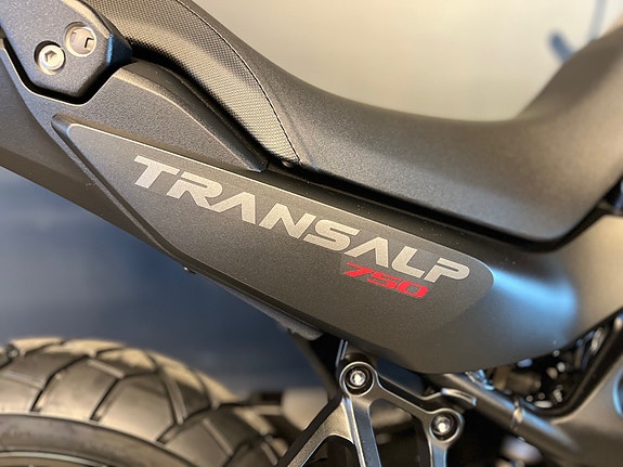 Honda XL750 TRANSALP 5 of 9