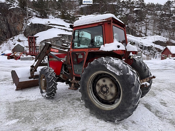 Massey Ferguson 590 m/ frontlaster og snøskuffe. 2 of 30
