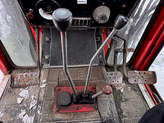 Massey Ferguson 590 m/ frontlaster og snøskuffe. 14 of 30