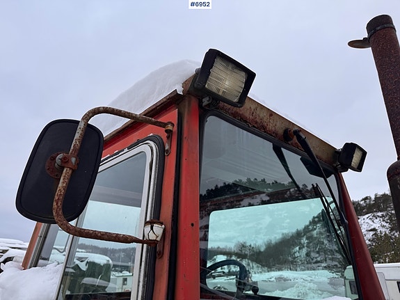 Massey Ferguson 590 m/ frontlaster og snøskuffe. 19 of 30