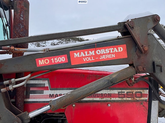 Massey Ferguson 590 m/ frontlaster og snøskuffe. 27 of 30