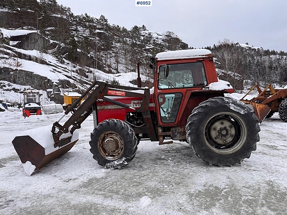 Massey Ferguson 590 m/ frontlaster og snøskuffe. 4 of 30