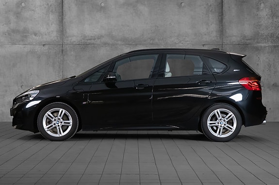 BMW 225xe 3 of 21