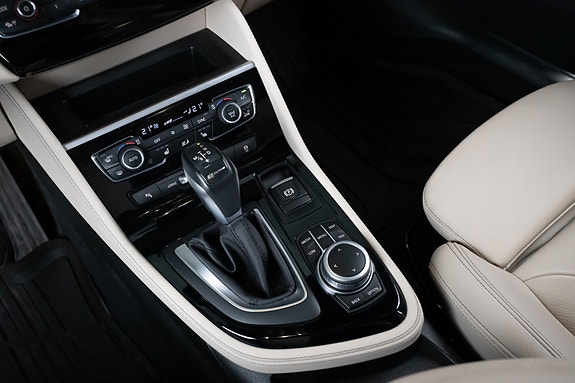 BMW 225xe 11 of 21