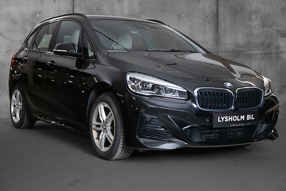 BMW 225xe 2 of 21