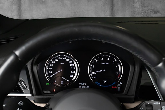BMW 225xe 15 of 21