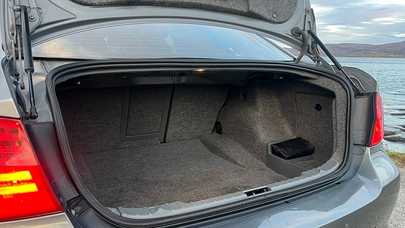 BMW 320d 8 of 13