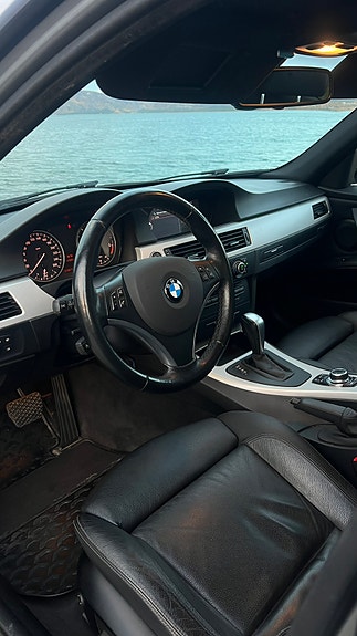 BMW 320d 12 of 13