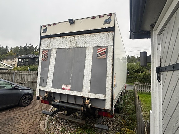 Scania P270 18 pallers skapbil - Zepro løftelem - Varme i skap - Godt utstyrt - Eu-godkjent - Leveringsklar 8 of 30
