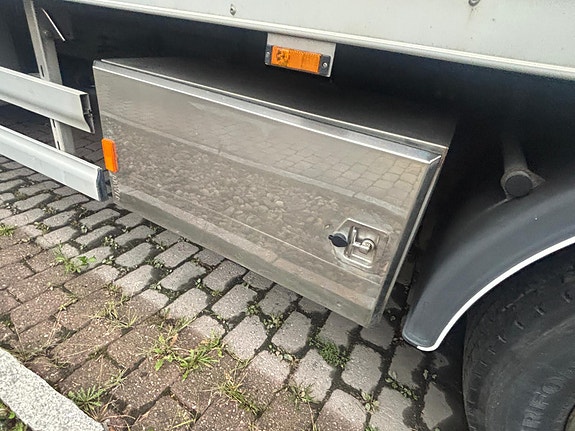 Scania P270 18 pallers skapbil - Zepro løftelem - Varme i skap - Godt utstyrt - Eu-godkjent - Leveringsklar 23 of 30