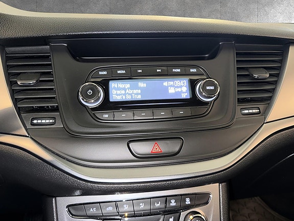 Opel Astra 16 of 18