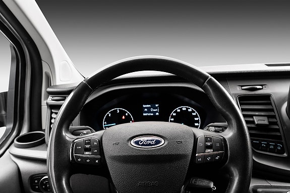 Ford Transit Custom 8 of 23