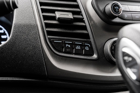 Ford Transit Custom 13 of 23