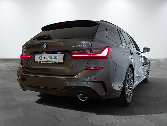 BMW 330e 9 of 30