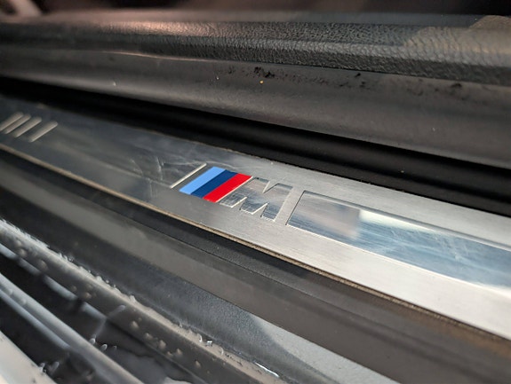 BMW 330e 24 of 30