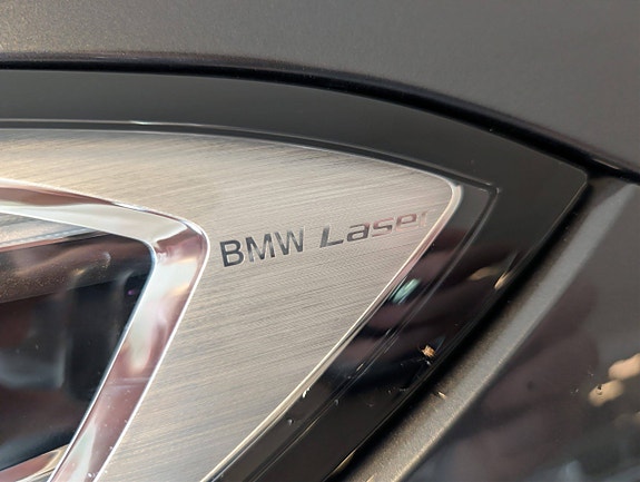 BMW 330e 14 of 30