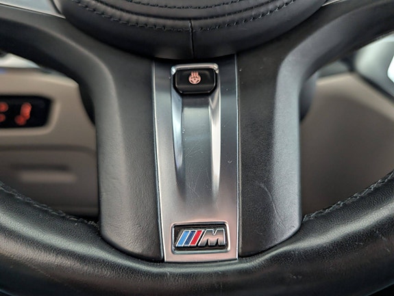 BMW 330e 28 of 30