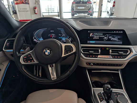 BMW 330e 20 of 30