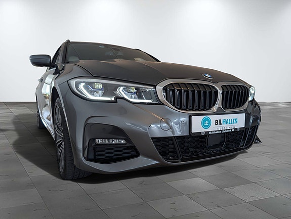 BMW 330e 11 of 30
