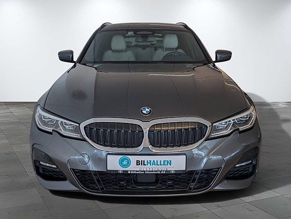 BMW 330e 2 of 30