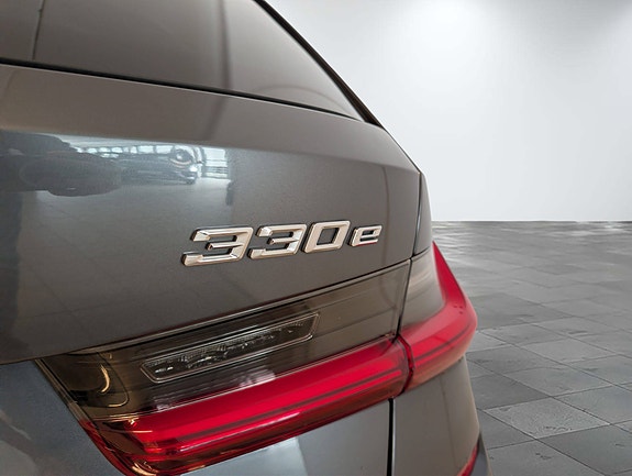 BMW 330e 6 of 30