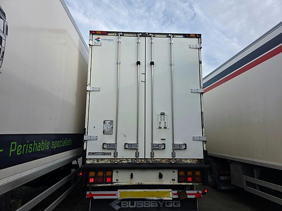 HFR  / Bussbygg Semitrailer m/ Carrier 2 soner aggregat 5 of 21