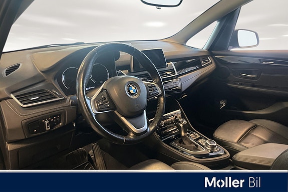 BMW 225xe 9 of 18