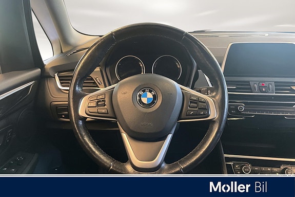 BMW 225xe 13 of 18