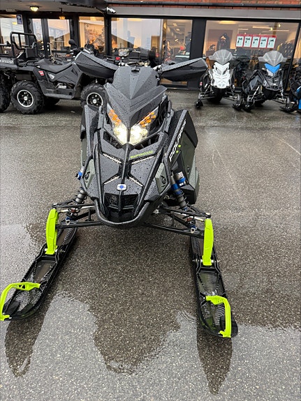 Polaris 9R Switchback Assault 146 Escape Demo 3 of 3