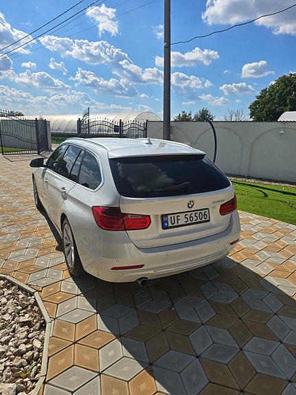 BMW 320d 3 of 30