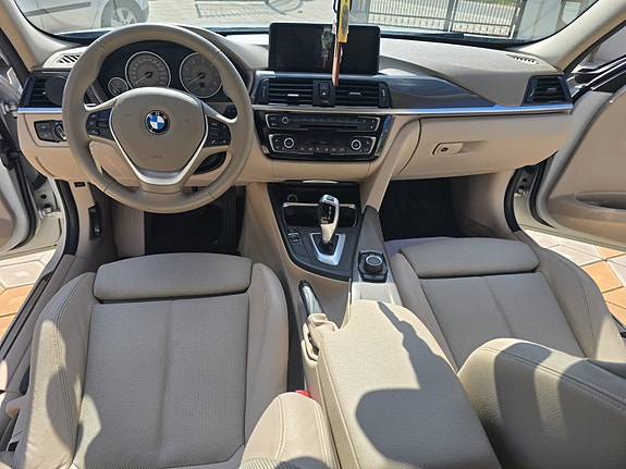 BMW 320d 16 of 30