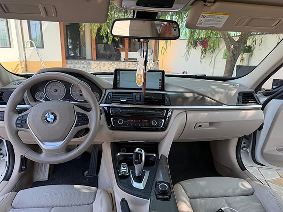 BMW 320d 9 of 30